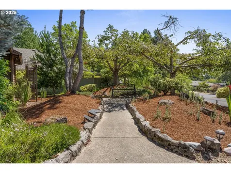 5585 NW Tamarron Place Portland OR 97229