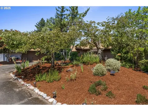 5585 NW Tamarron Place Portland OR 97229