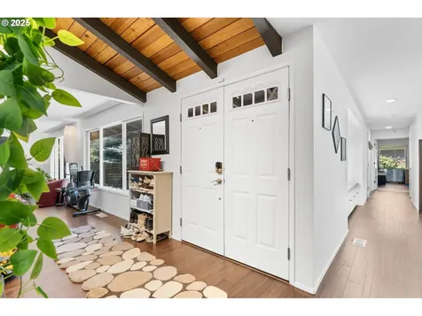5585 NW Tamarron Place Portland OR 97229