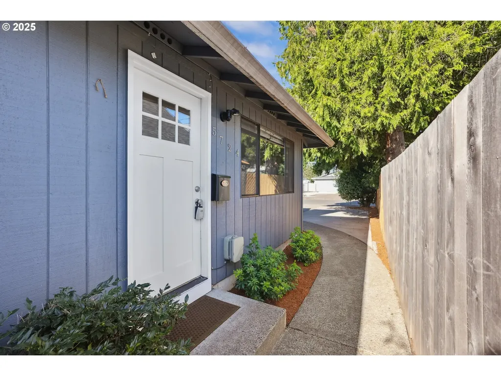 5724 SE 83rd Avenue Portland OR 97266