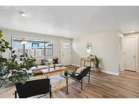 5724 SE 83rd Avenue Portland OR 97266