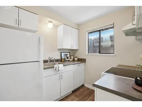 5724 SE 83rd Avenue Portland OR 97266