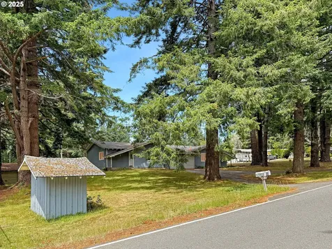 17144 Parkview Drive Brookings OR 97415