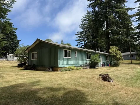17144 Parkview Drive Brookings OR 97415