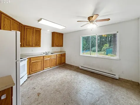 17144 Parkview Drive Brookings OR 97415