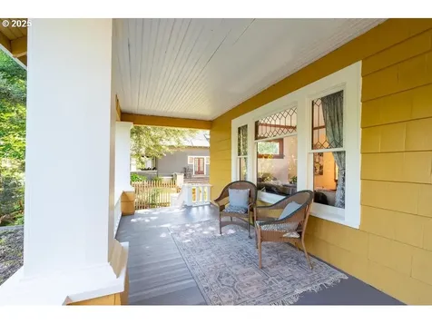 3374 SE Brooklyn Street Portland OR 97202