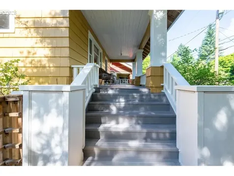 3374 SE Brooklyn Street Portland OR 97202