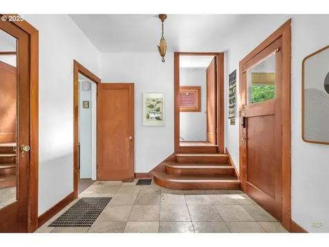 3374 SE Brooklyn Street Portland OR 97202