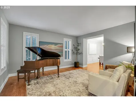 9819 NW Bartholomew Drive Portland OR 97229