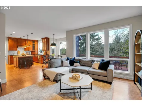 9819 NW Bartholomew Drive Portland OR 97229
