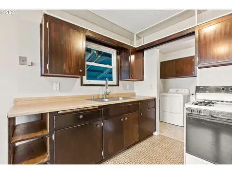 5518 SE 63rd Avenue Portland OR 97206