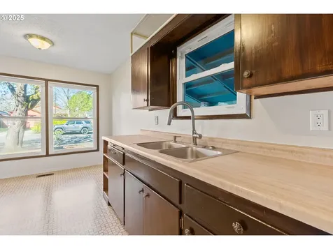 5518 SE 63rd Avenue Portland OR 97206