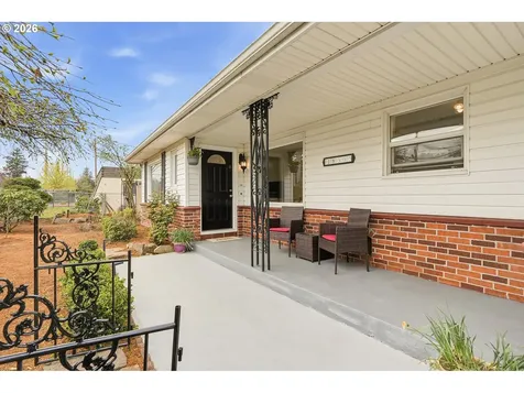 18505 NE Glisan Street Portland OR 97230