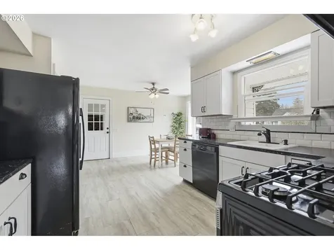 18505 NE Glisan Street Portland OR 97230