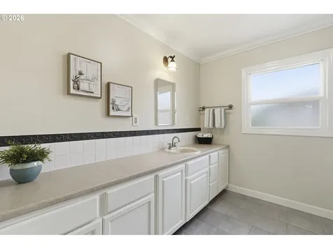 18505 NE Glisan Street Portland OR 97230