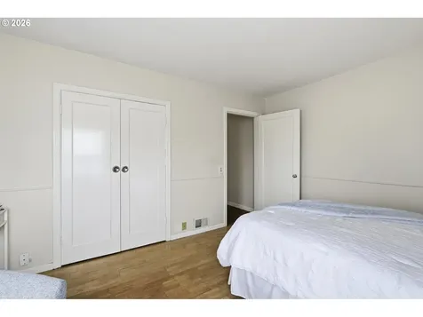 18505 NE Glisan Street Portland OR 97230
