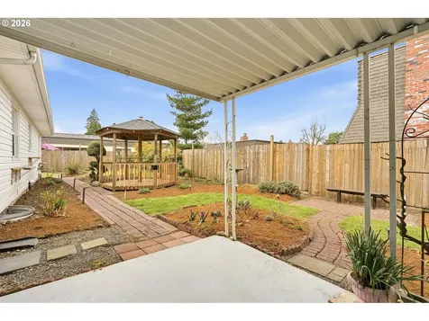 18505 NE Glisan Street Portland OR 97230