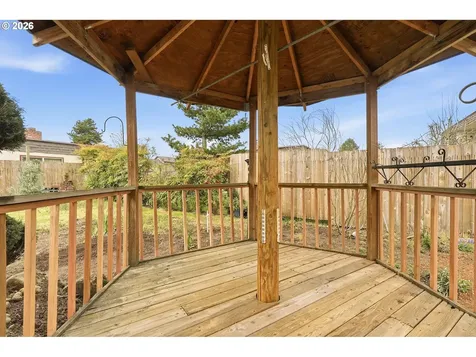18505 NE Glisan Street Portland OR 97230