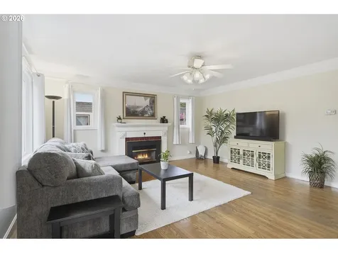 18505 NE Glisan Street Portland OR 97230