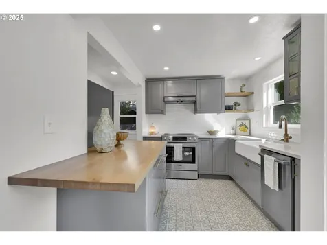 2424 Nixon Street Eugene OR 97403