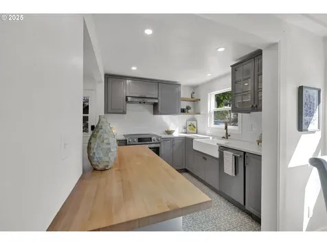 2424 Nixon Street Eugene OR 97403