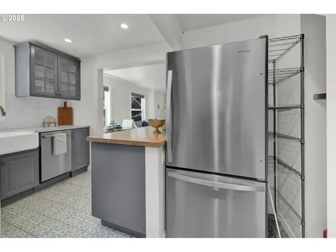 2424 Nixon Street Eugene OR 97403