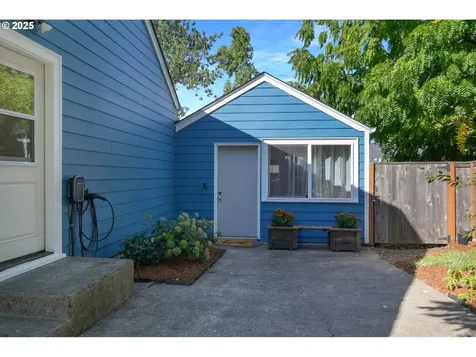 2424 Nixon Street Eugene OR 97403