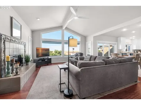 4580 Fairway Avenue Gearhart OR 97138