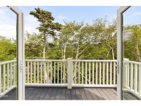 4930 SW Coast Avenue Lincoln City OR 97367