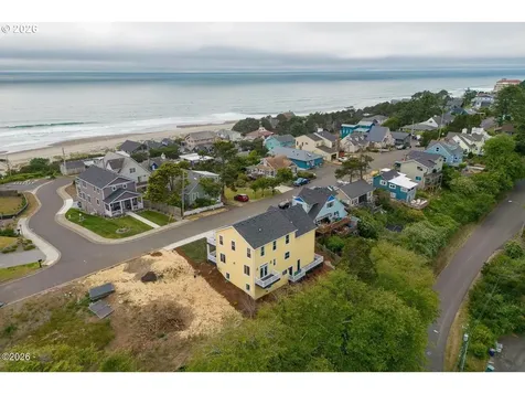 4930 SW Coast Avenue Lincoln City OR 97367