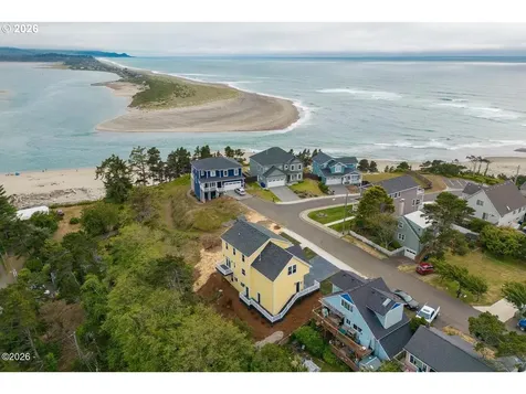 4930 SW Coast Avenue Lincoln City OR 97367