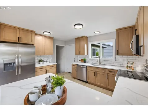 3911 N Attu Street Portland OR 97217
