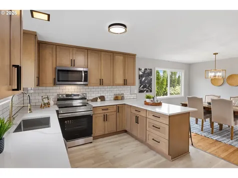 3911 N Attu Street Portland OR 97217