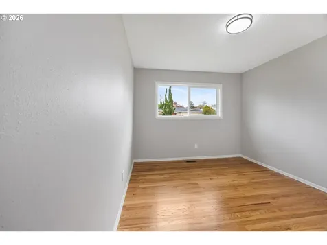 3911 N Attu Street Portland OR 97217