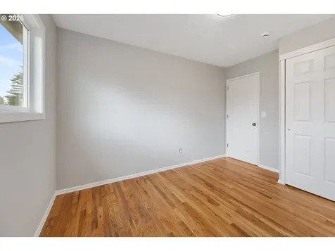 3911 N Attu Street Portland OR 97217