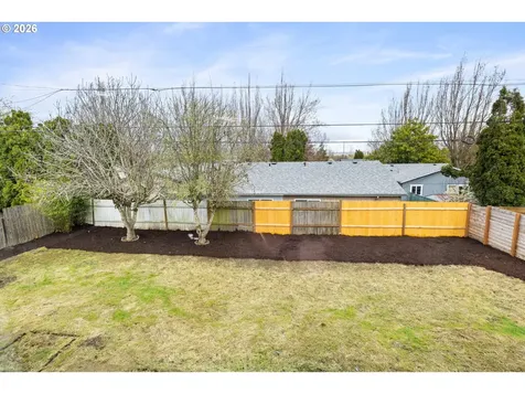 3911 N Attu Street Portland OR 97217
