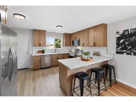 3911 N Attu Street Portland OR 97217