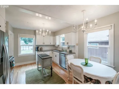 1180 16th Street NE Salem OR 97301