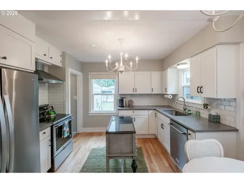 1180 16th Street NE Salem OR 97301