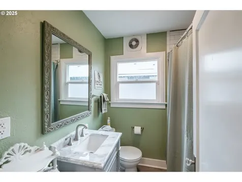 1180 16th Street NE Salem OR 97301