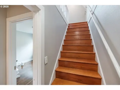 1180 16th Street NE Salem OR 97301