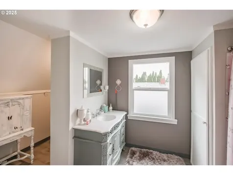 1180 16th Street NE Salem OR 97301