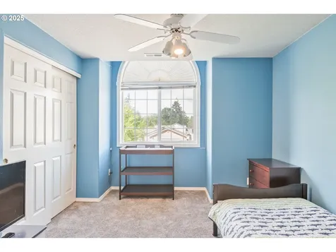 802 Edinburgh Court Kelso WA 98626