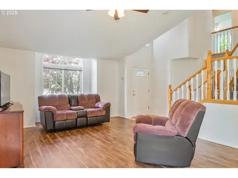 802 Edinburgh Court Kelso WA 98626