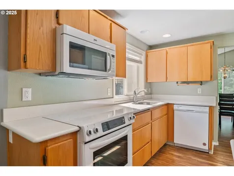 802 Edinburgh Court Kelso WA 98626