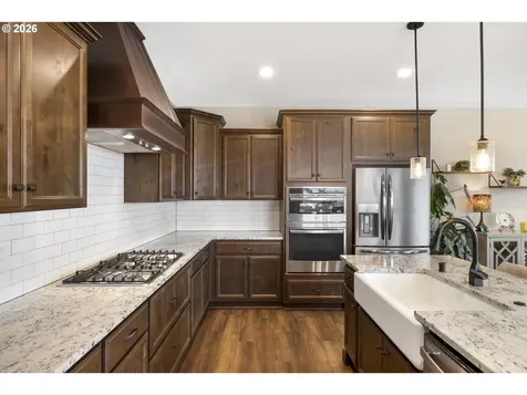 676 E White Oak Avenue La Center WA 98629