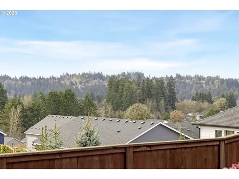 676 E White Oak Avenue La Center WA 98629