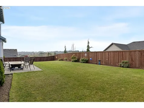 676 E White Oak Avenue La Center WA 98629