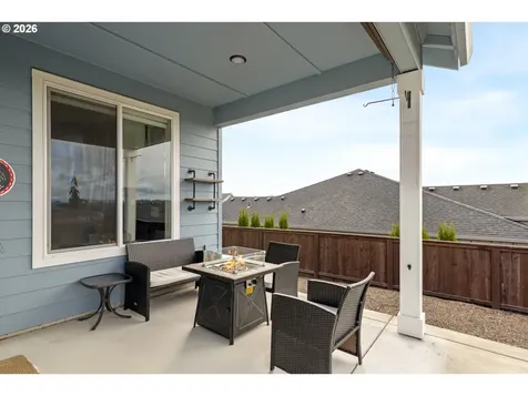 676 E White Oak Avenue La Center WA 98629