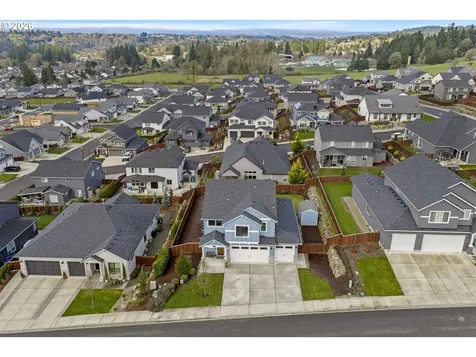 676 E White Oak Avenue La Center WA 98629